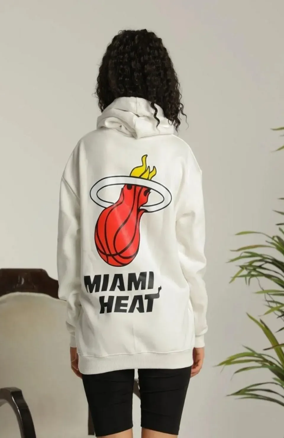 Kadın Sırt Baskılı Oversize Üç İplik Kapüşonlu Sweatshirt - Beyaz