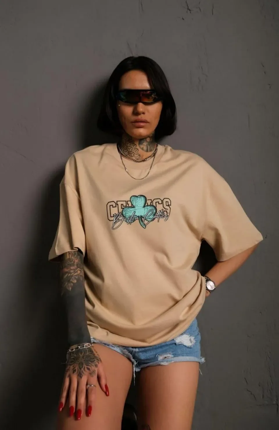 Kadın Sırt Baskılı T-shirt - Bej