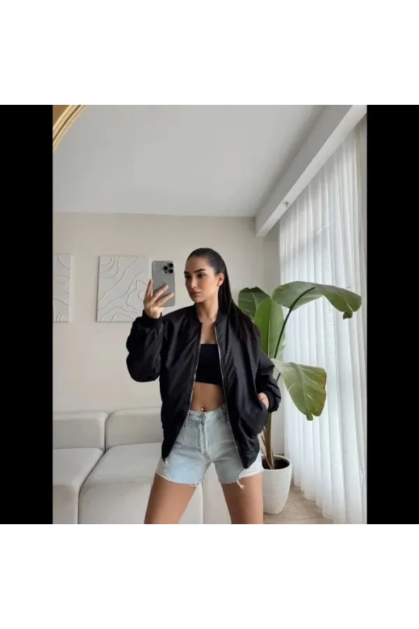 Kadın Siyah Bomber Mont – Oversize Rahat Kalıp, Fermuarlı Cepli, Günlük Kombinlere Uygun Hafif Kapitone Mont- Siyah