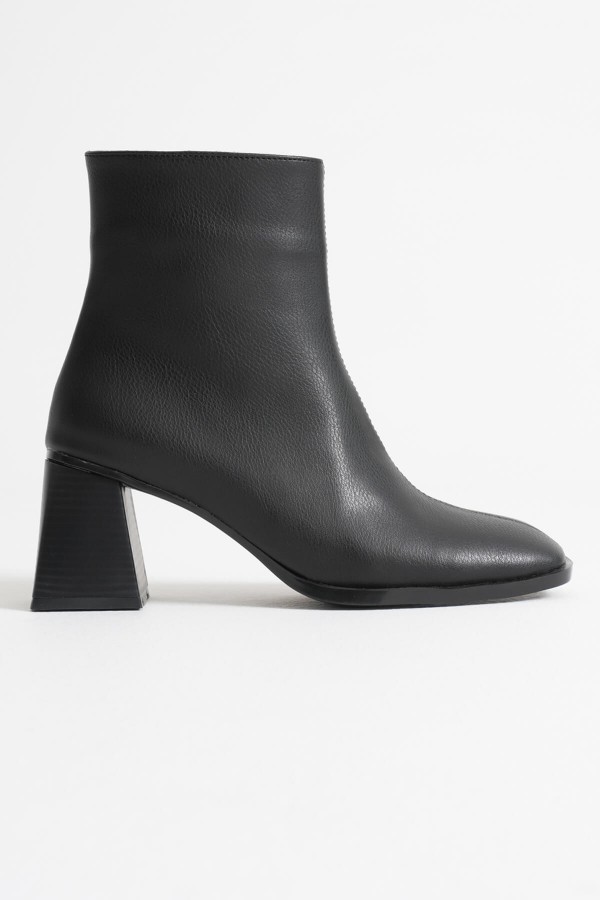 Kadın Siyah Topuklu Bot TR08MK24A