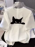 Kadınlar için Şık Siyah Kedi Grafik Tişört - Oversize Kısa Kollu Üst, Nefes Alabilir Polyester Karışımı, Makinede Yıkanabilir - Mükemmel Yaz Modası - Beyaz