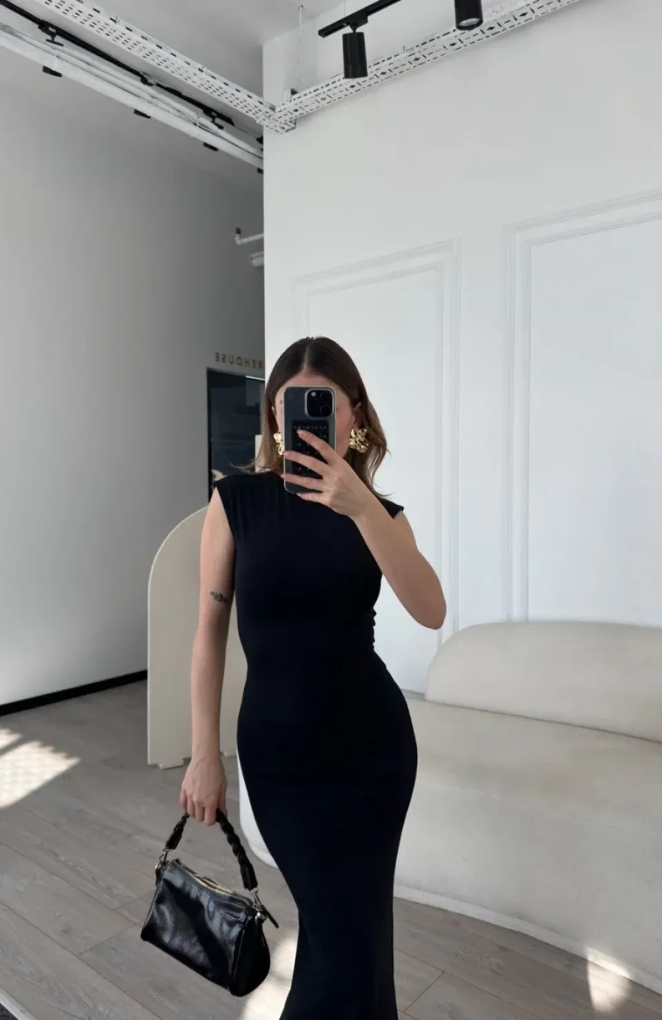 Kolsuz Uzun Likralı Elbise - Siyah