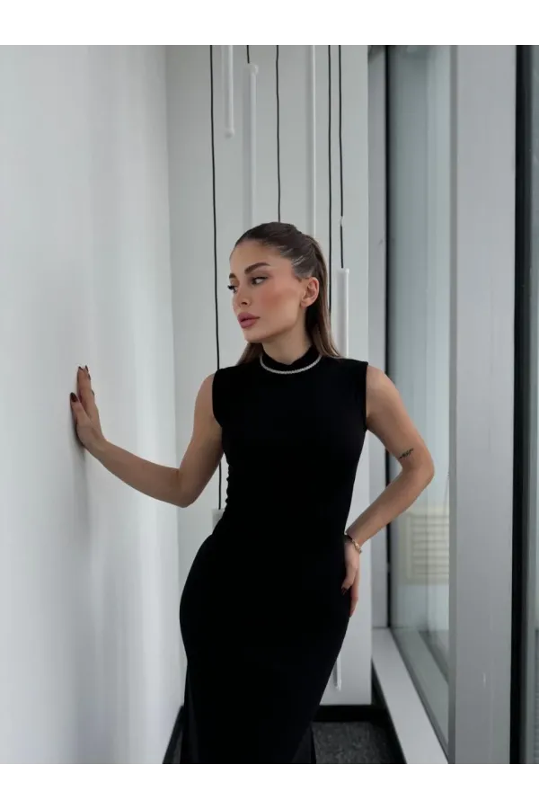 Kolsuz Yarım Bogazlı Uzun Elbise- Siyah