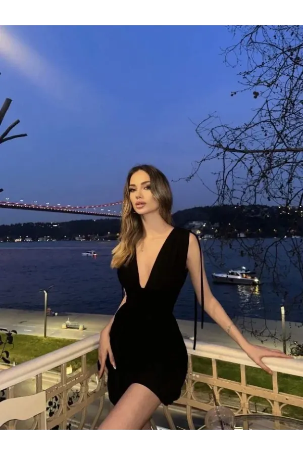 Omuzu ip Askılı Şortlu Elbise - Siyah