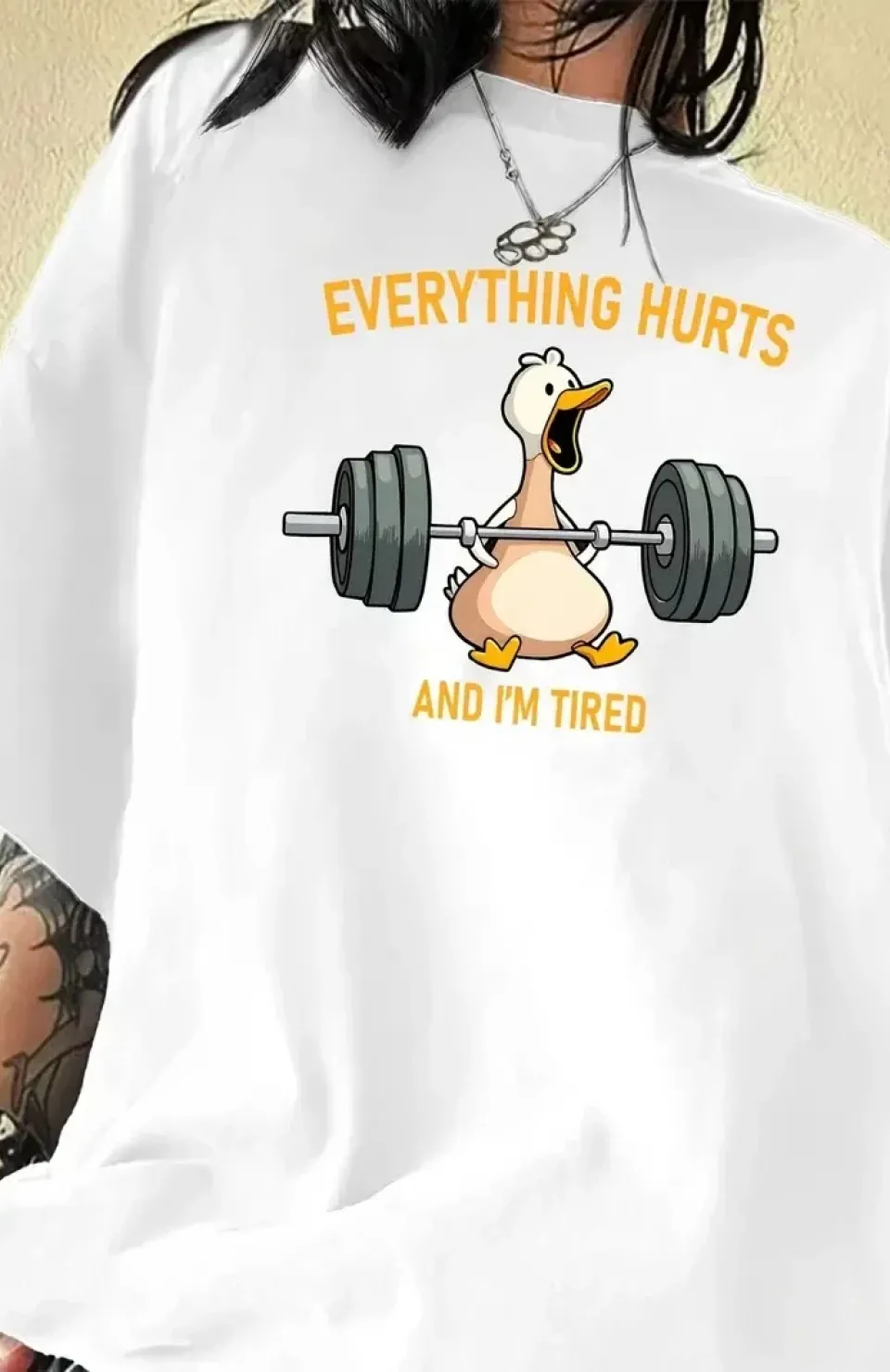 Ördek Baskılı ve Yuvarlak Yakalı Kadın Günlük Büyük Boy Siyah Tişört. - Beyaz