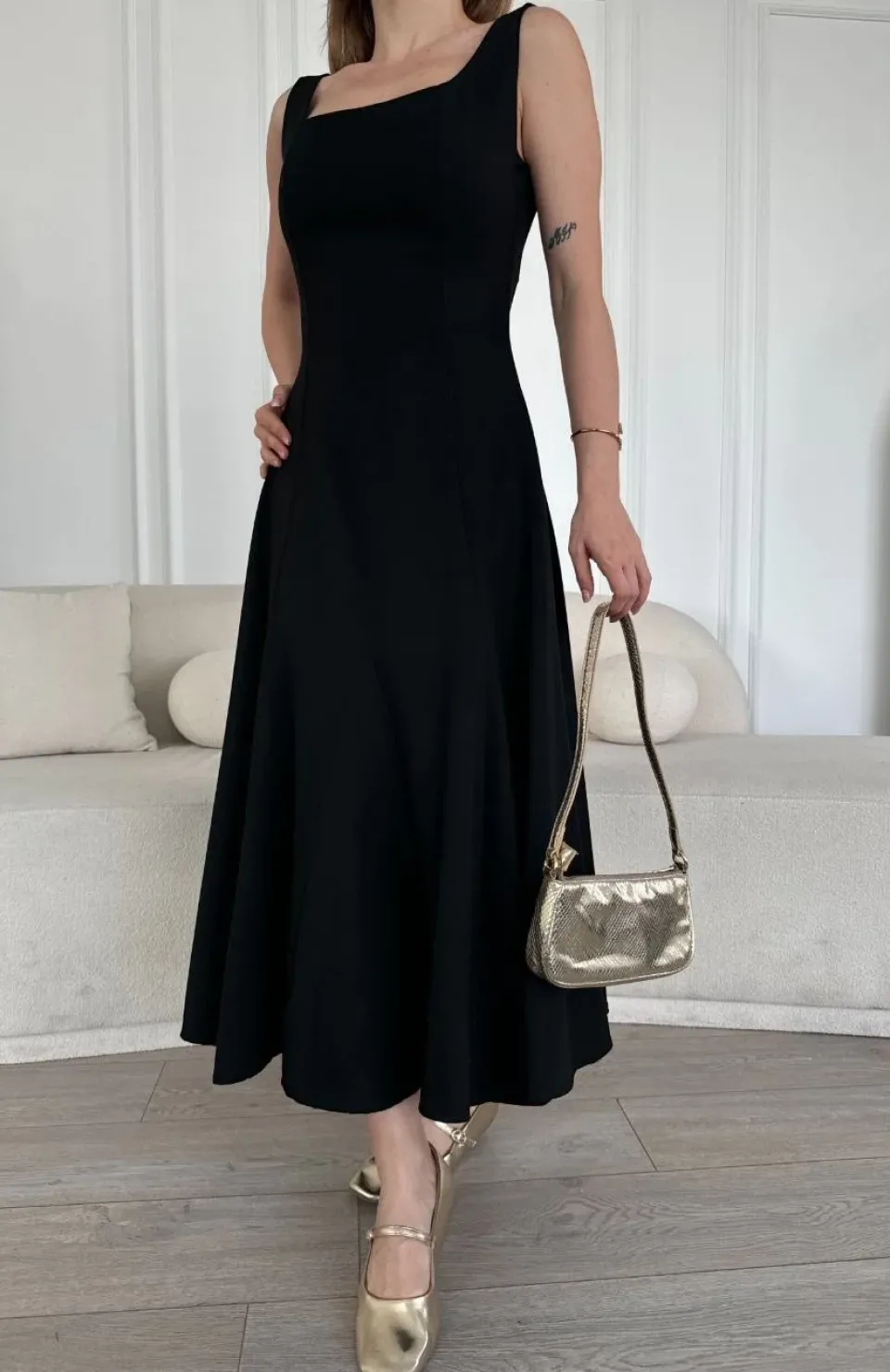 Sırt Dekolteli Kolsuz Uzun Elbise - Siyah