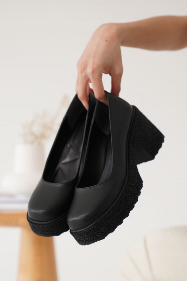 Siyah Kadın Günlük Ayakkabı TR06MS04C