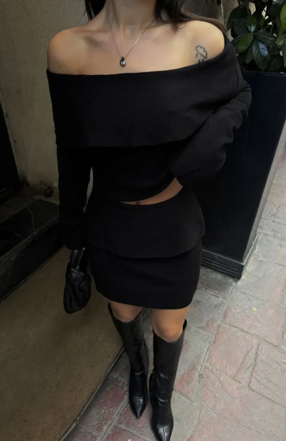 Straplez , Madonna , Carmen Yaka Croplu Mini Etekli ikili Takım Triko - Siyah