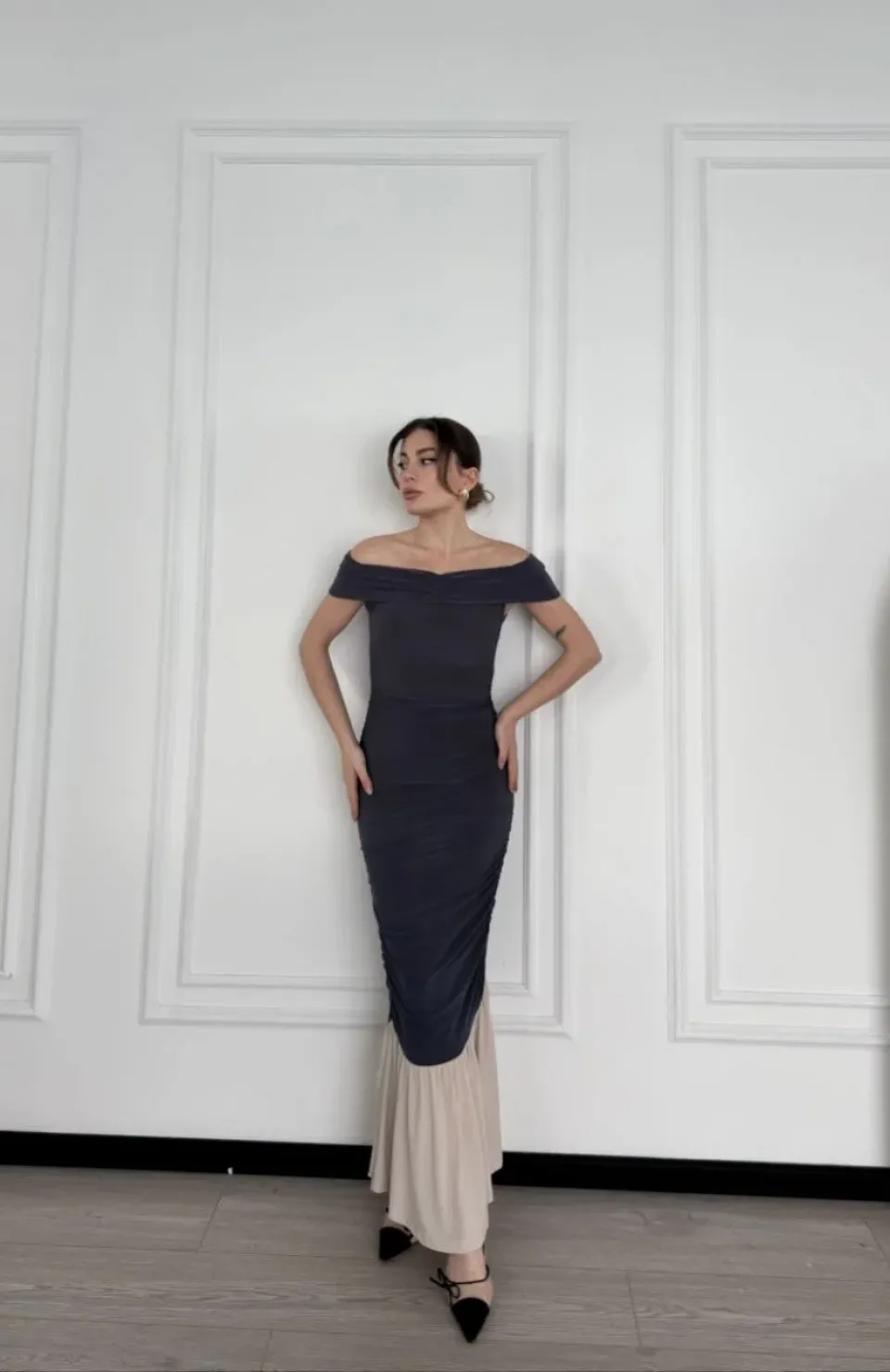 Striptiz Omuzlu Uzun Elbise- Füme