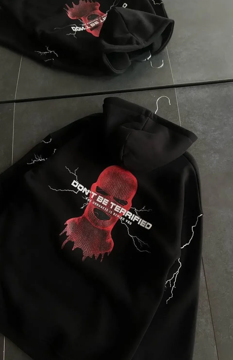 Üç İplik Kapüşonlu Baskılı Oversize SweatShirt- Siyah Somersan Giyim | Kadın, Erkek ve Çocuk Moda