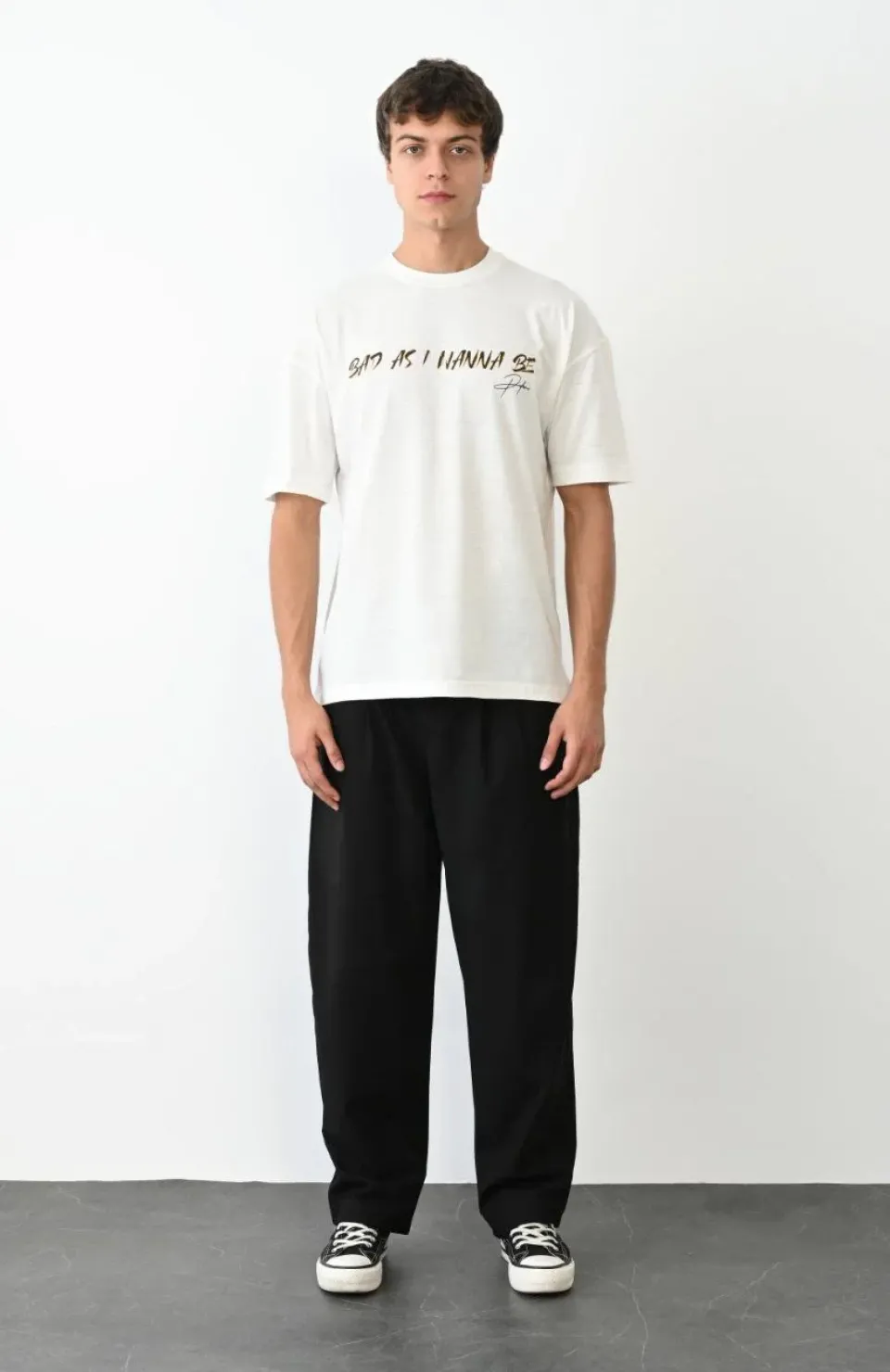 Unisex Bisiklet Yaka Baskılı Oversize T-Shirt - Beyaz Somersan Giyim | Kadın, Erkek ve Çocuk Moda