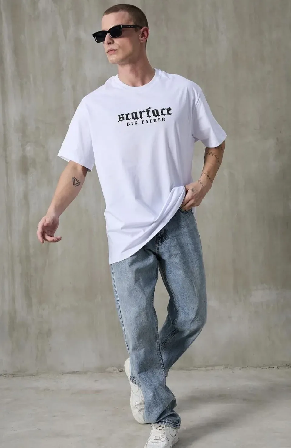 Unisex Bisiklet Yaka Baskılı Oversize T-Shirt - Beyaz Somersan Giyim | Kadın, Erkek ve Çocuk Moda