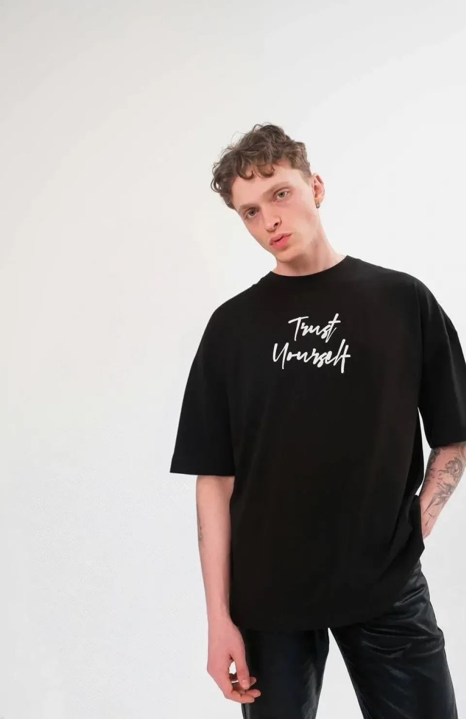 Unisex Bisiklet Yaka Baskılı Oversize T-Shirt - Siyah