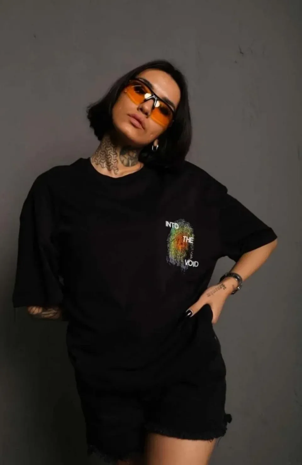 Unisex Bisiklet Yaka Baskılı Oversize T-Shirt - Siyah Somersan Giyim | Kadın, Erkek ve Çocuk Moda