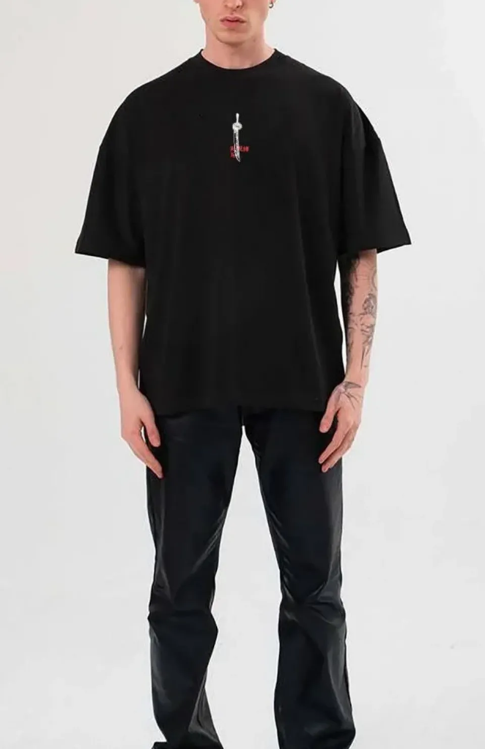 Unisex Bisiklet Yaka Baskılı Oversize T-Shirt - Siyah Somersan Giyim | Kadın, Erkek ve Çocuk Moda