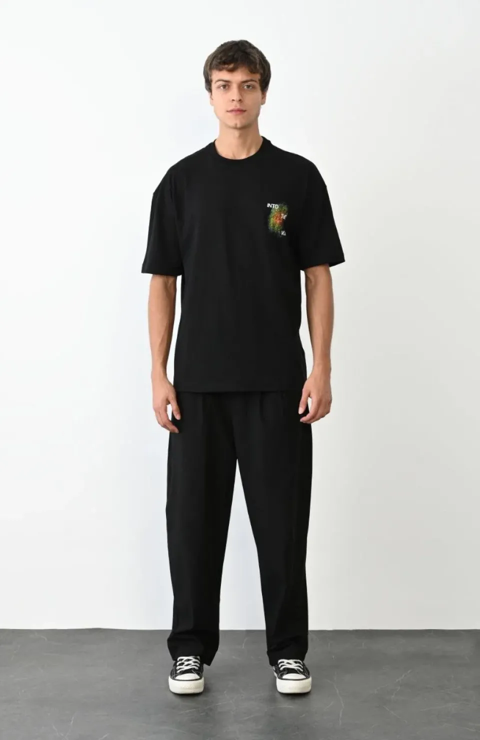 Unisex Bisiklet Yaka Baskılı Oversize T-Shirt - Siyah Somersan Giyim | Kadın, Erkek ve Çocuk Moda