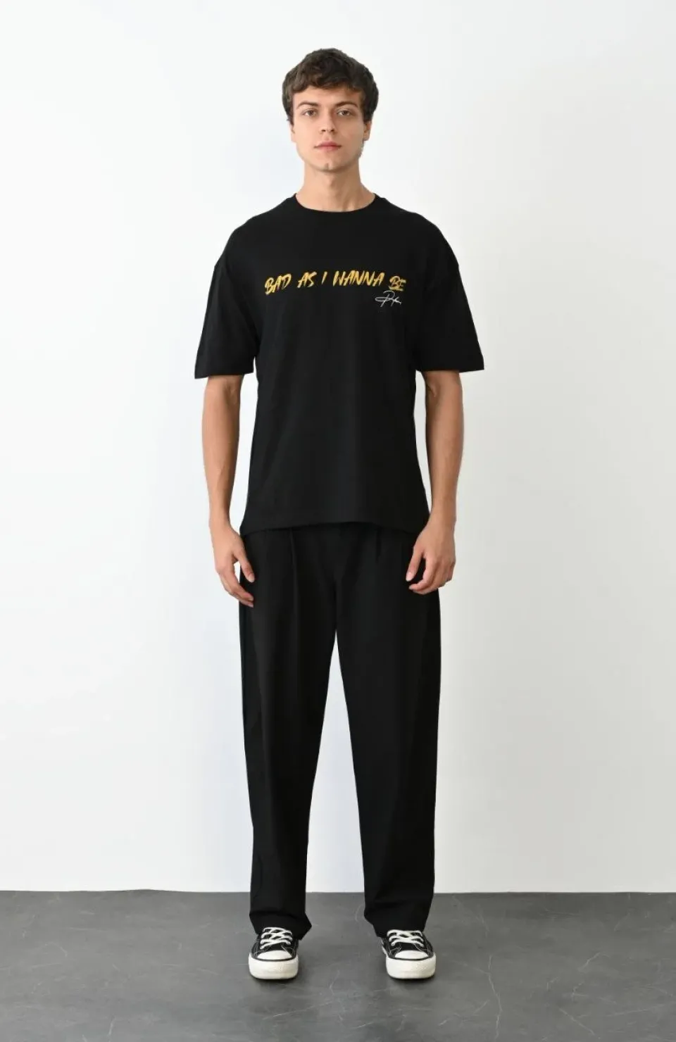 Unisex Bisiklet Yaka Baskılı Oversize T-Shirt - Siyah Somersan Giyim | Kadın, Erkek ve Çocuk Moda