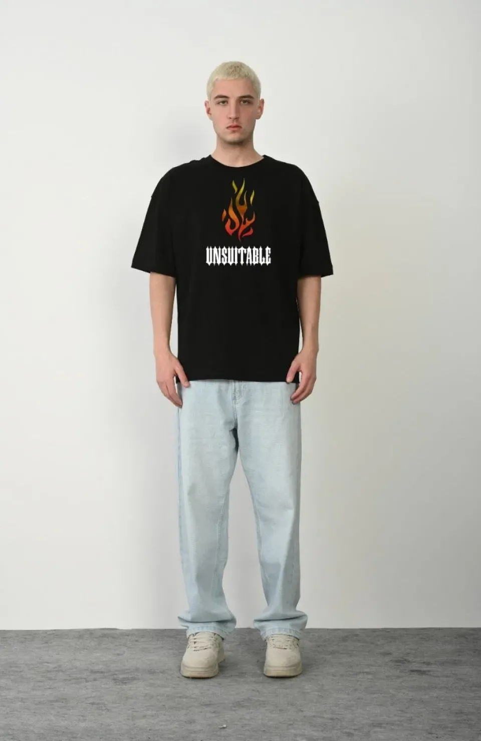 Unisex Bisiklet Yaka Baskılı Oversize T-Shirt - Siyah Somersan Giyim | Kadın, Erkek ve Çocuk Moda