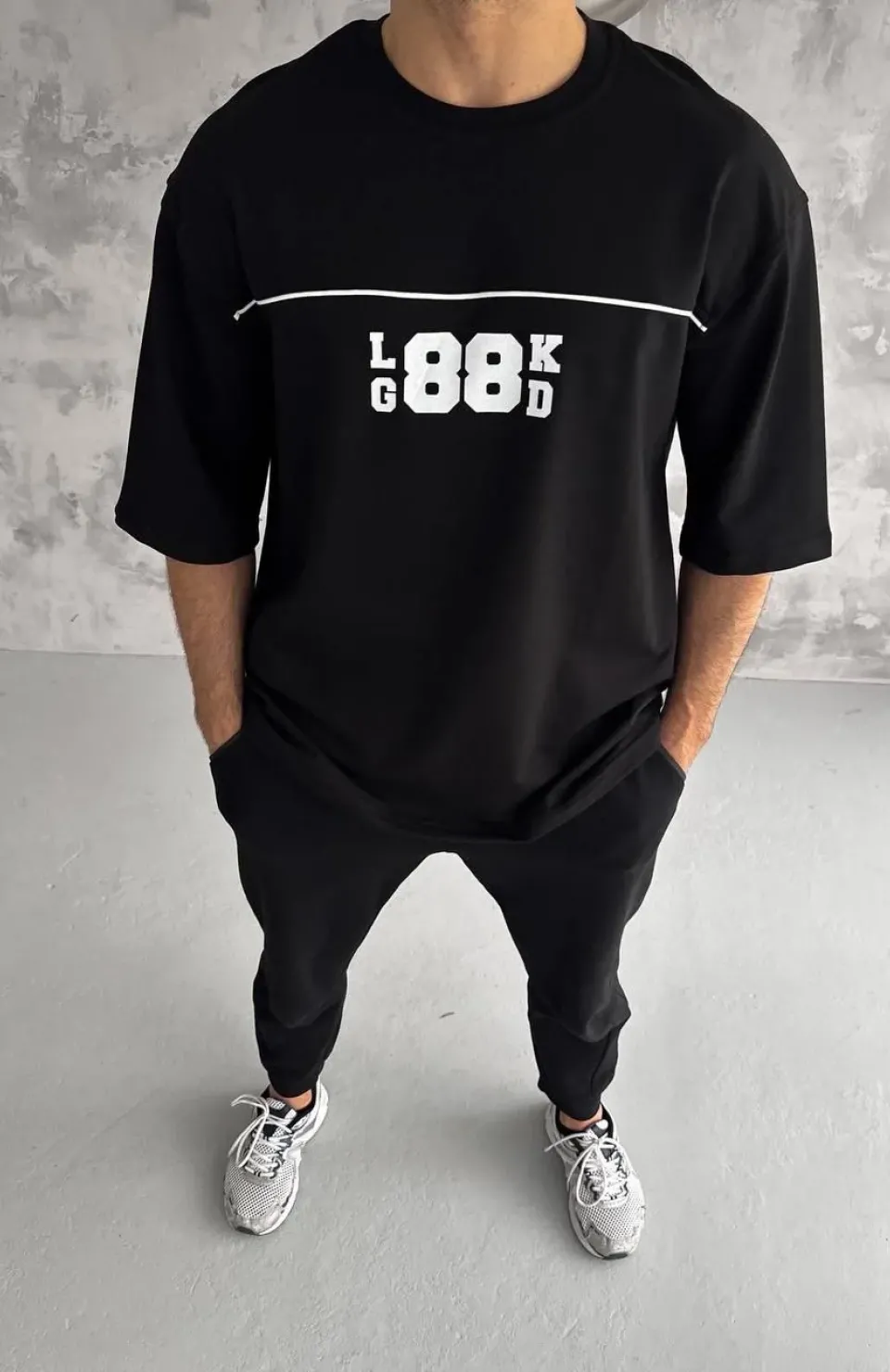 Unisex Bisiklet Yaka Baskılı Oversize T-Shirt - Siyah Somersan Giyim | Kadın, Erkek ve Çocuk Moda