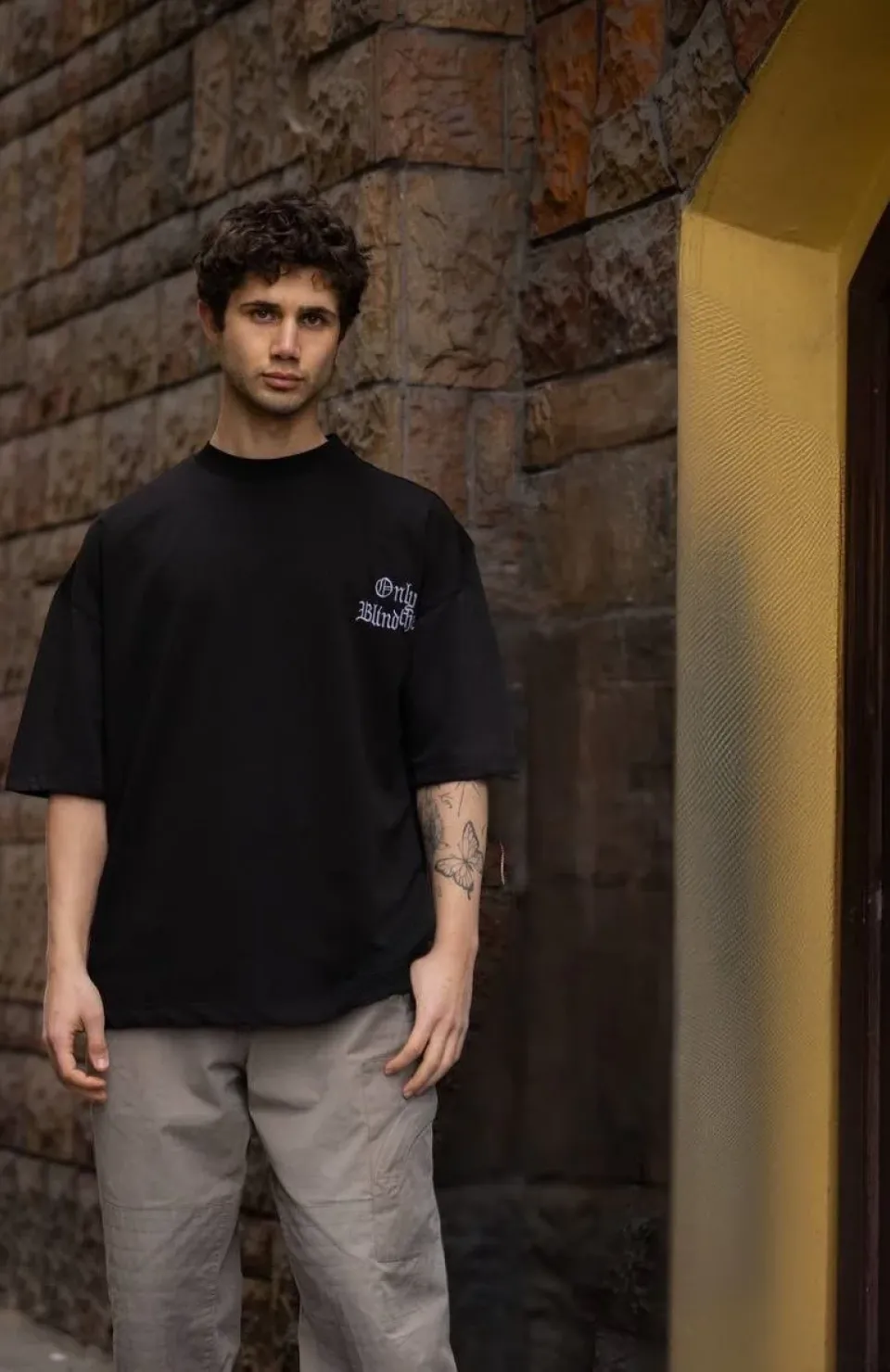 Unisex Bisiklet Yaka Baskılı Oversize T-Shirt - Siyah Somersan Giyim | Kadın, Erkek ve Çocuk Moda