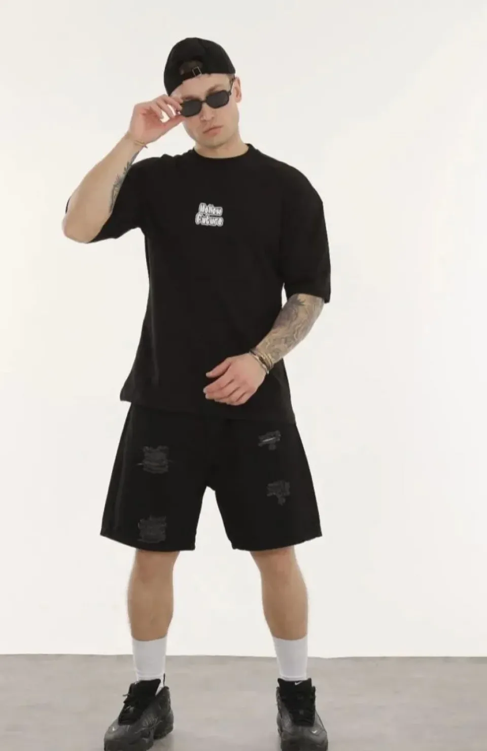 Unisex Bisiklet Yaka Baskılı Oversize T-Shirt - Siyah Somersan Giyim | Kadın, Erkek ve Çocuk Moda