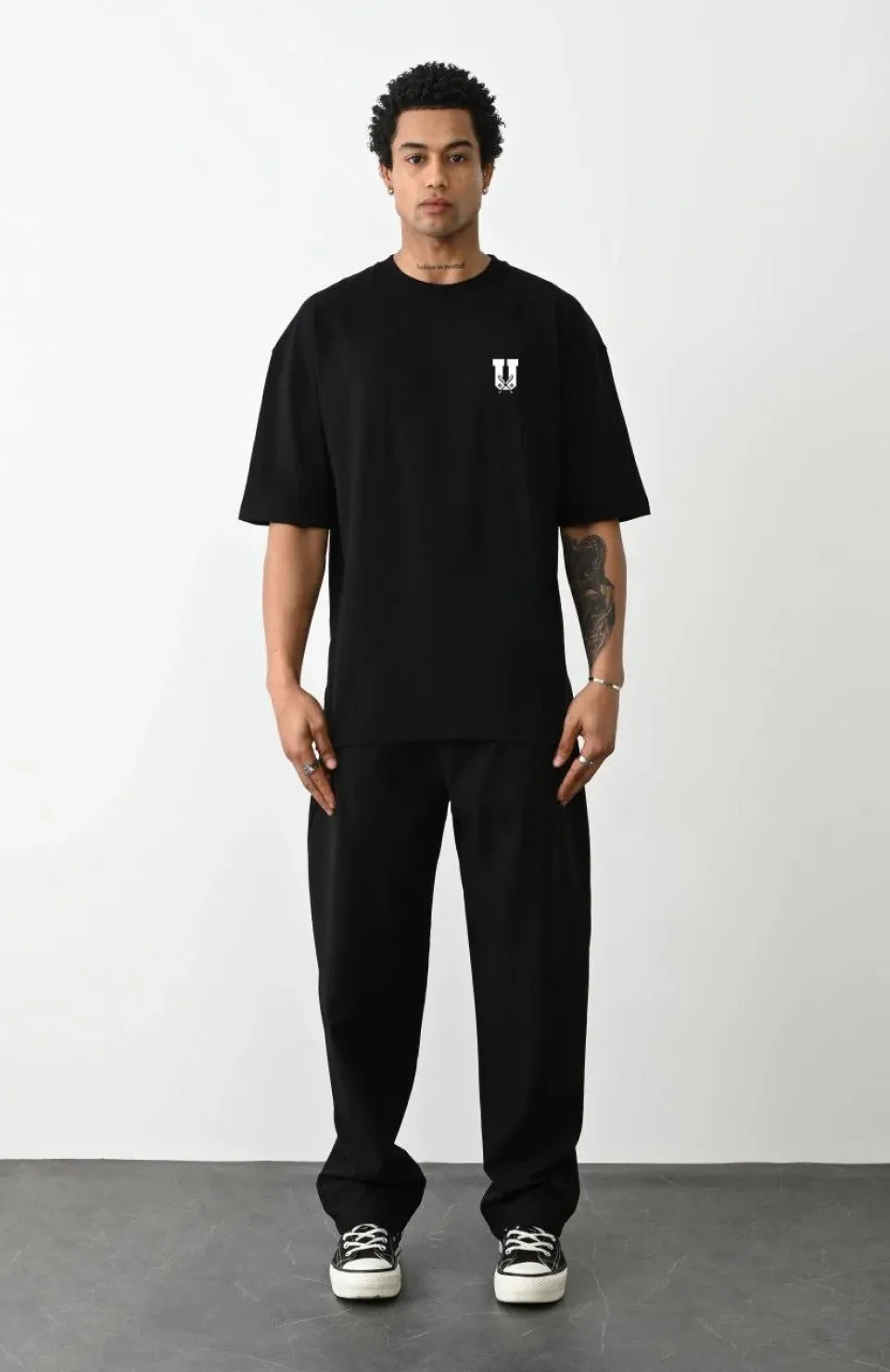 Unisex Bisiklet Yaka Baskılı Oversize T-Shirt - Siyah Somersan Giyim | Kadın, Erkek ve Çocuk Moda