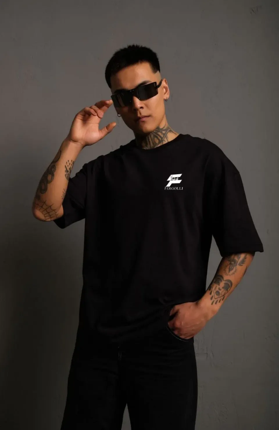 Unisex Bisiklet Yaka Baskılı Oversize T-Shirt - Siyah Somersan Giyim | Kadın, Erkek ve Çocuk Moda