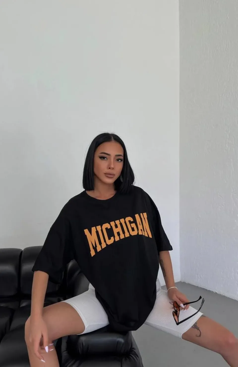 Unisex Bisiklet Yaka Baskılı Oversize T-Shirt - Siyah Somersan Giyim | Kadın, Erkek ve Çocuk Moda