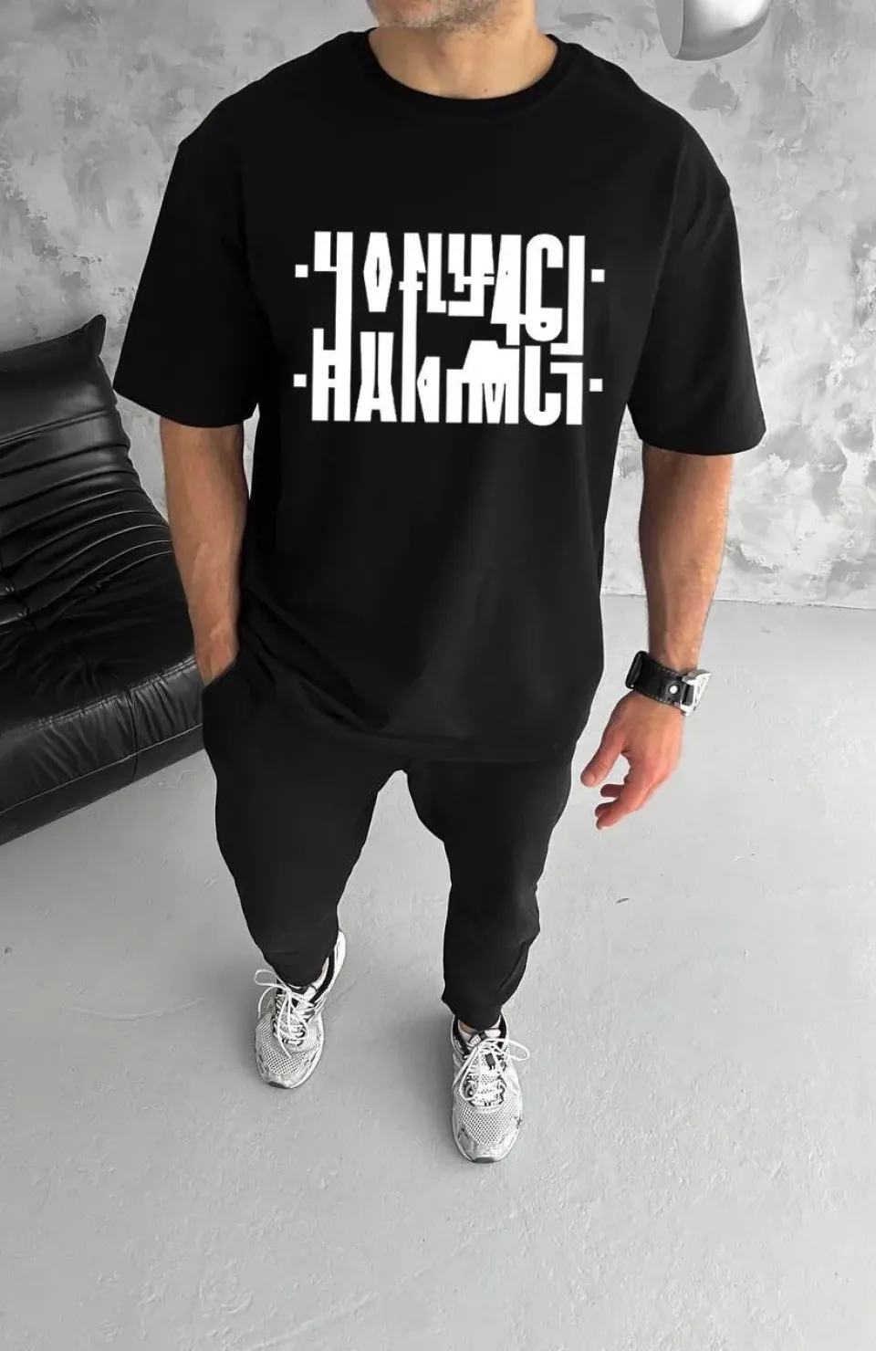 Unisex Bisiklet Yaka Katlanan Baskılı T-Shirt - Siyah