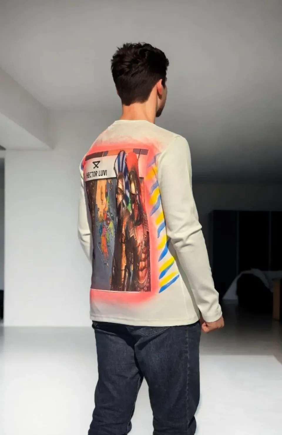 Unisex Bisiklet Yaka Uzun Kollu T-Shirt - Beyaz