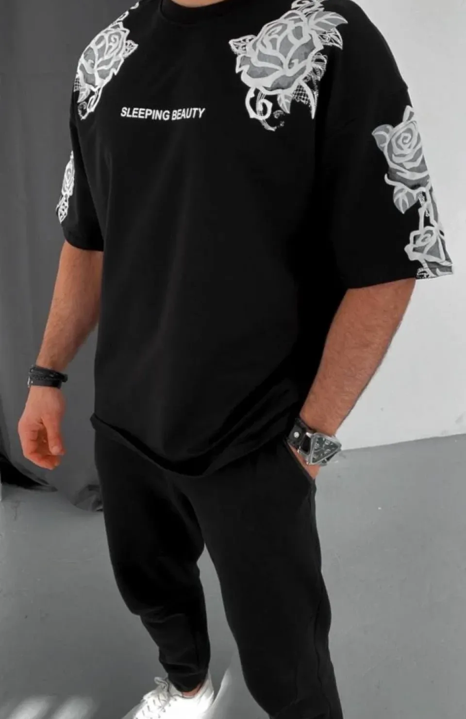 Unisex Flok Kabartma Baskılı T-Shirt - Siyah Somersan Giyim | Kadın, Erkek ve Çocuk Moda