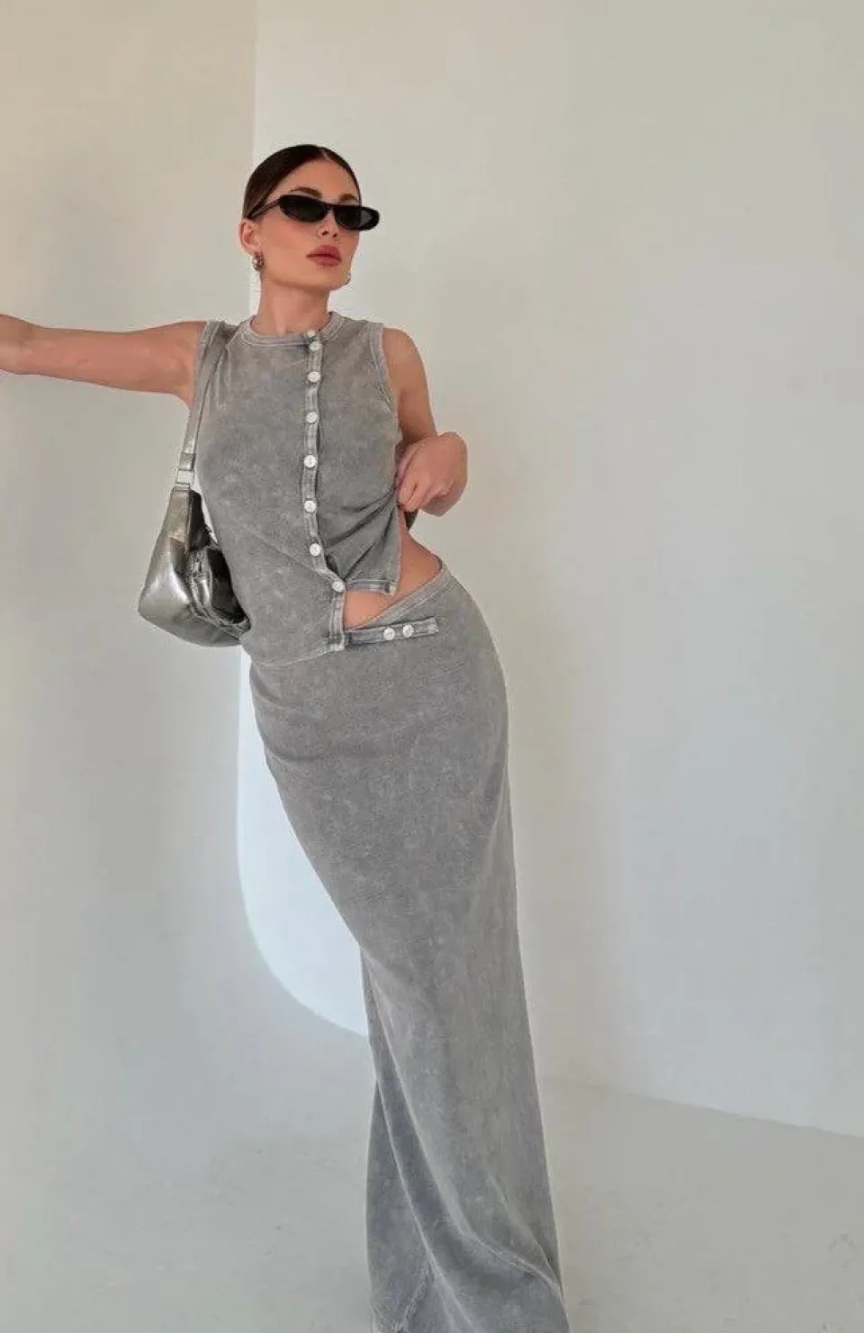 Uzun Etekli Önü Düğmeli Badi İkili Takım- Gri