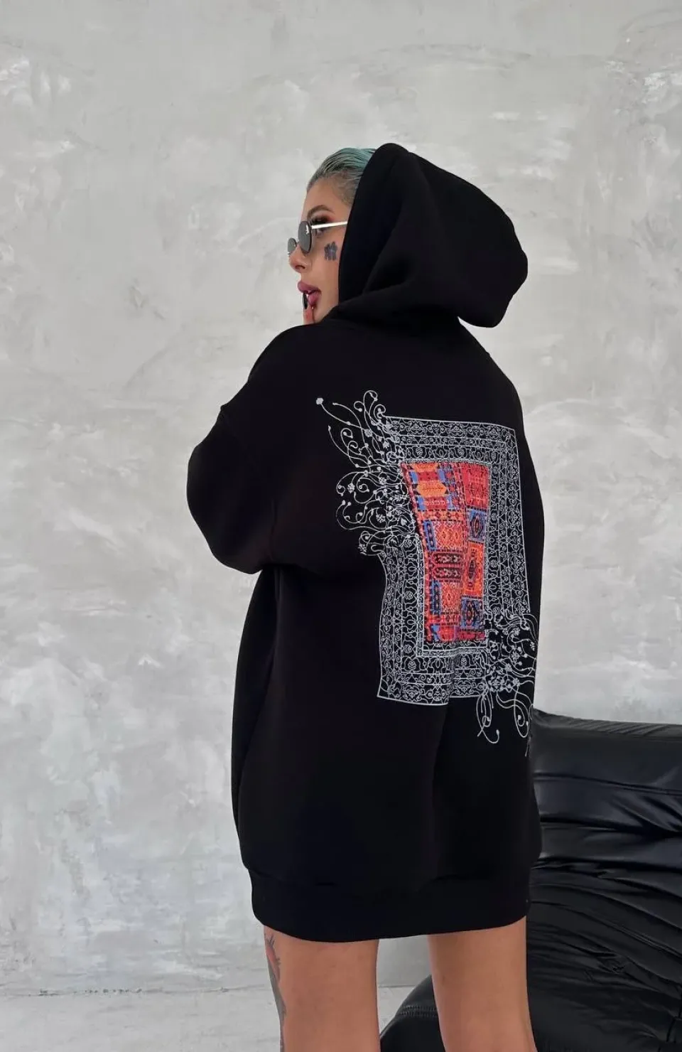 Uzun Kol Kapüşonlu Ön Ve Arka Baskılı SweatShirt - Siyah Somersan Giyim | Kadın, Erkek ve Çocuk Moda