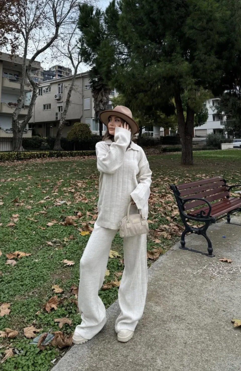 Yakalı Cizgi Detaylı Triko İkili Takım - Beyaz Somersan Giyim | Kadın, Erkek ve Çocuk Moda